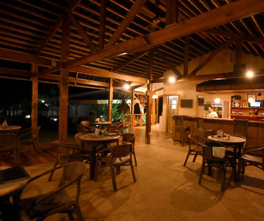 Alona42 Resort Panglao Exteriör bild